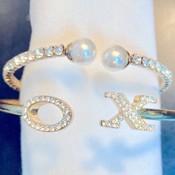 Cuff Bracelets Faux Pearl and Rhinestones - Picture 1 of 6